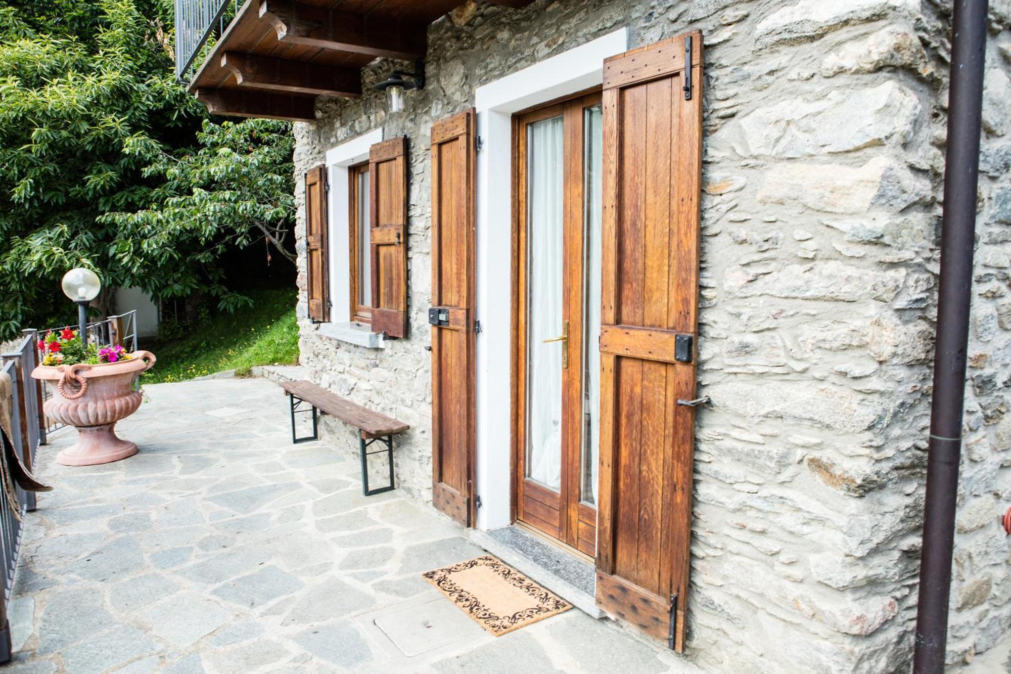 Agriturismo La Fonte Di Mariella Gravedona Exterior photo