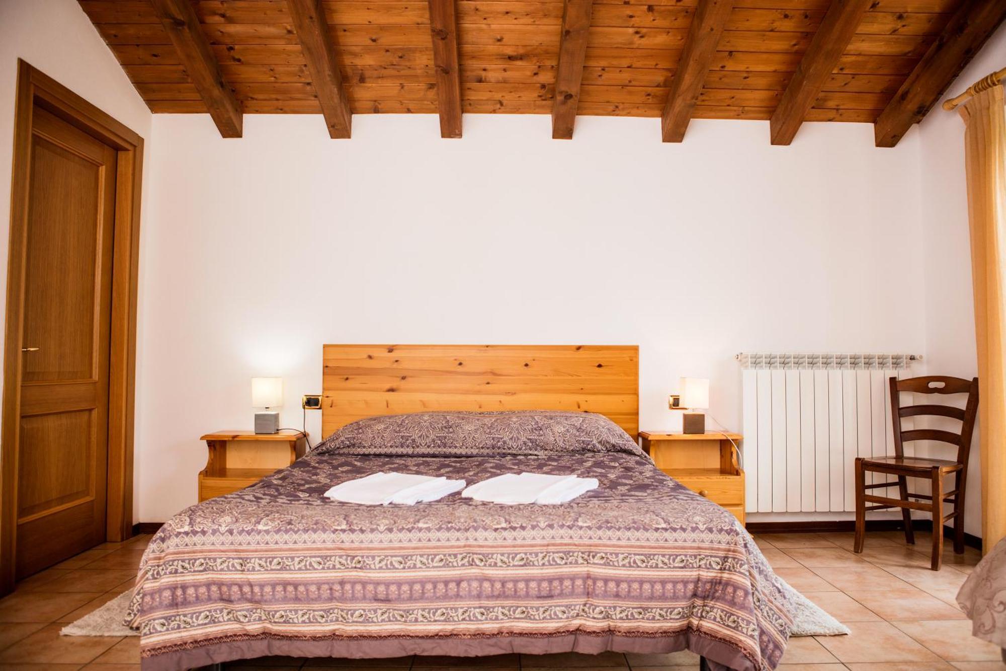 Agriturismo La Fonte Di Mariella Gravedona Room photo